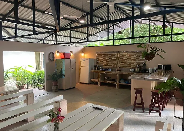 Jungles Edge Hotel, Jiu Jitsu, Muay Thai Retreat Center 3* Nosara