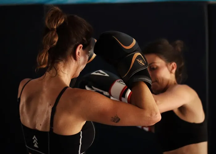 Jungles Edge Hotel, Jiu Jitsu, Muay Thai Retreat Center
