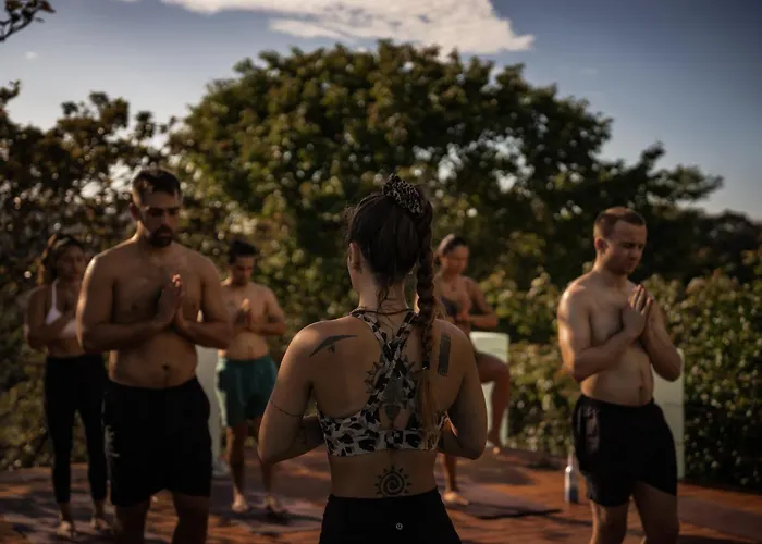 Jungles Edge Hotel, Jiu Jitsu, Muay Thai Retreat Center Hotel