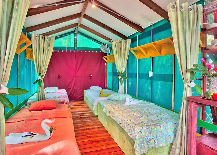 Jungles Edge Hotel, Jiu Jitsu, Muay Thai Retreat Center Nosara
