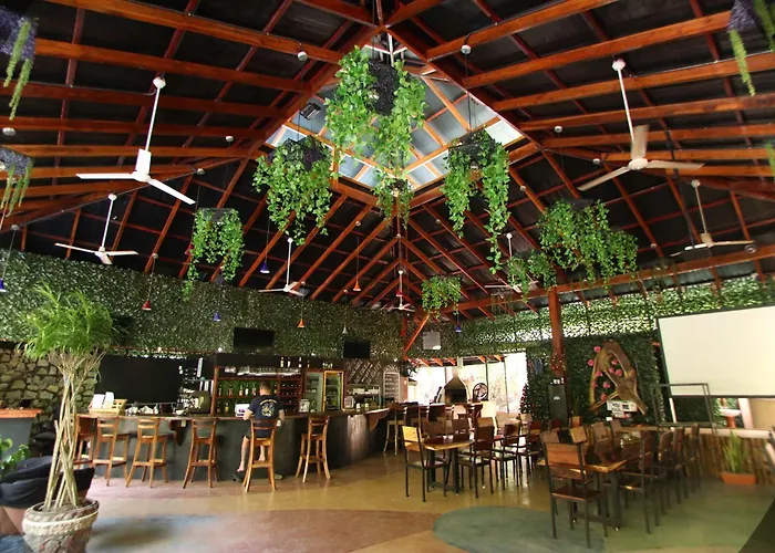 Jungles Edge Hotel, Jiu Jitsu, Muay Thai Retreat Center 3*