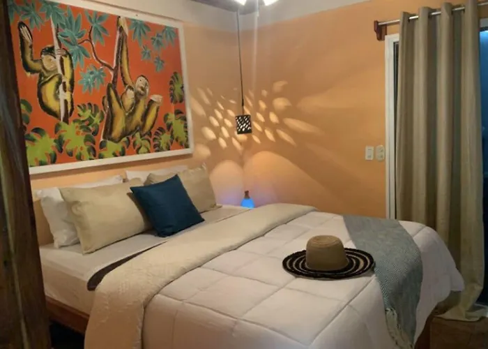 Hotel Jungles Edge Hotel, Jiu Jitsu, Muay Thai Retreat Center