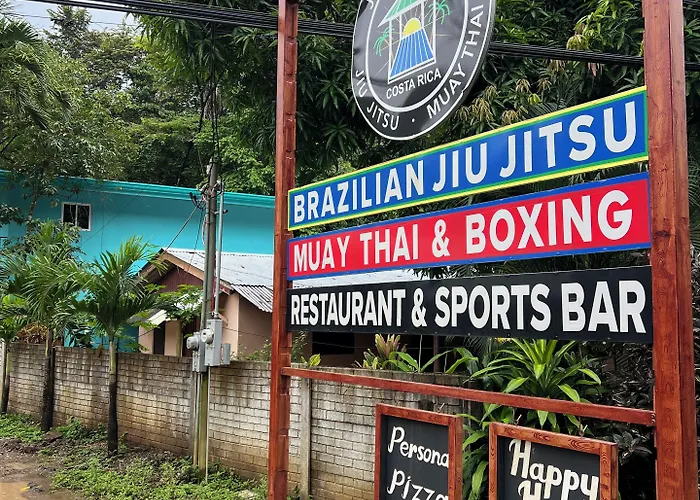 Jungles Edge Hotel, Jiu Jitsu, Muay Thai Retreat Center