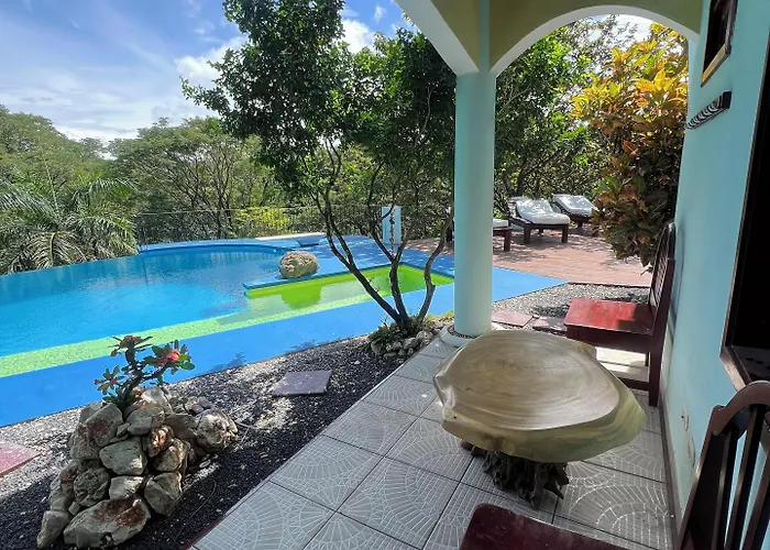 Jungles Edge Hotel, Jiu Jitsu, Muay Thai Retreat Center Hotel 3*